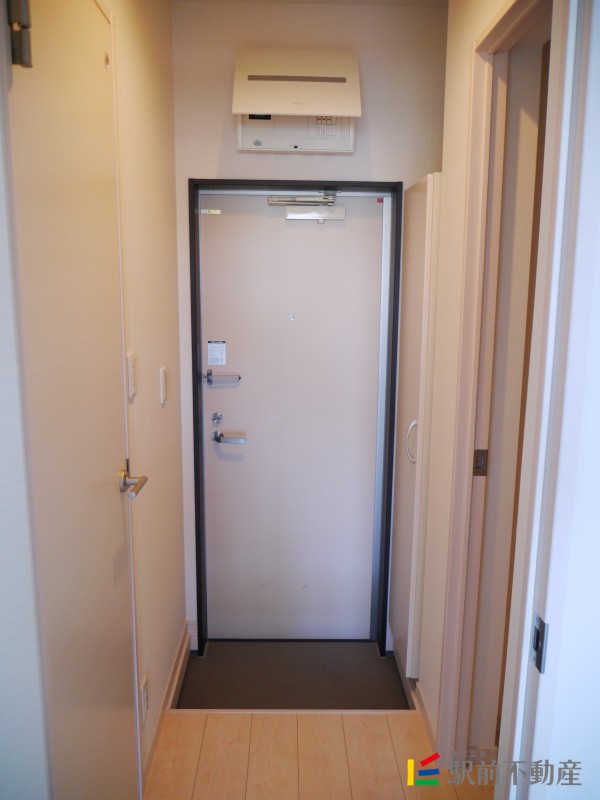 玄関　同シリーズ、別部屋