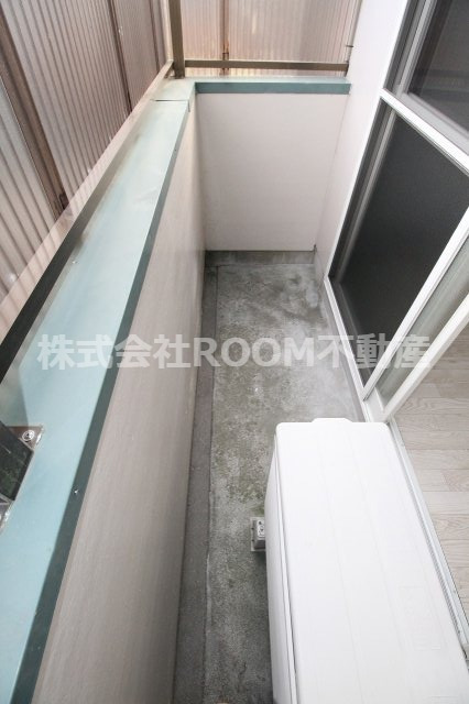 バルコニー　外からの目が気にならないバルコニーで洗濯物が干せます