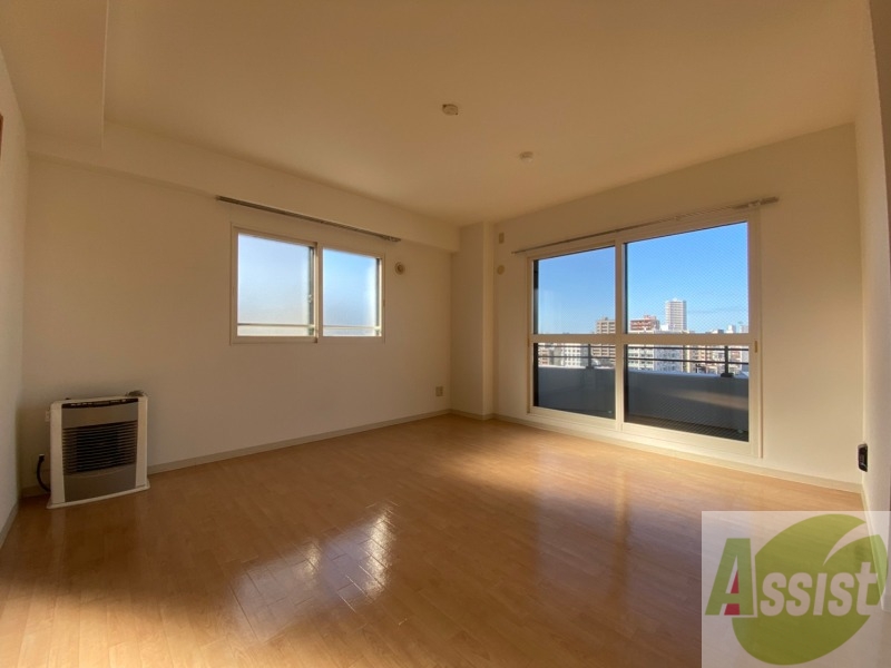 居室・リビング　広くてキレイなお部屋が広がっていて、充実した生活が送れそう。