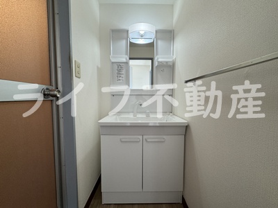 洗面設備　使いやすい洗面所です