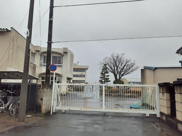 中学校　幸手中学校（中学校）まで428m