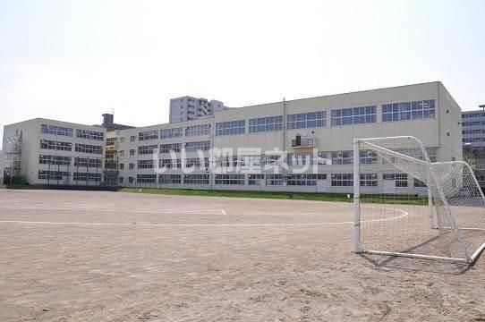 中学校　北辰中学校（中学校）まで521m