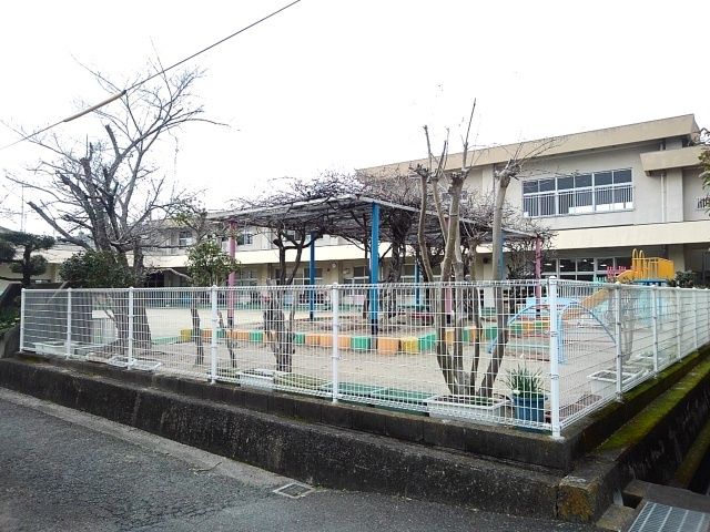 幼稚園・保育園　保育所（幼稚園・保育園）まで400m