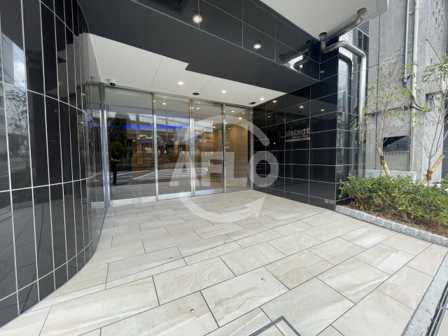 エントランス　セレニテ阿波座ミラク　エントランス