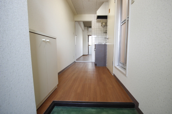 玄関　※別部屋の写真です