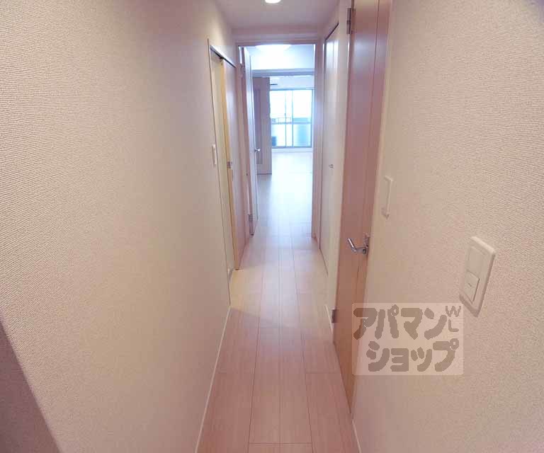 その他部屋・スペース　玄関からお部屋への廊下です。