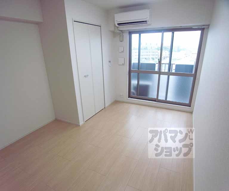 居室・リビング　南向きのお部屋です。