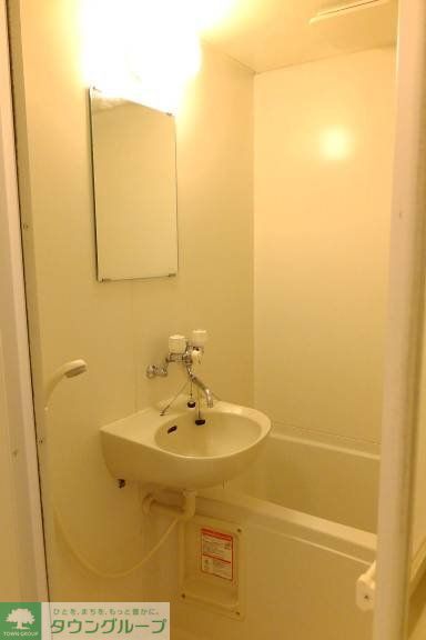 バス・シャワールーム　一人暮らしにも嬉しいバス・トイレ別