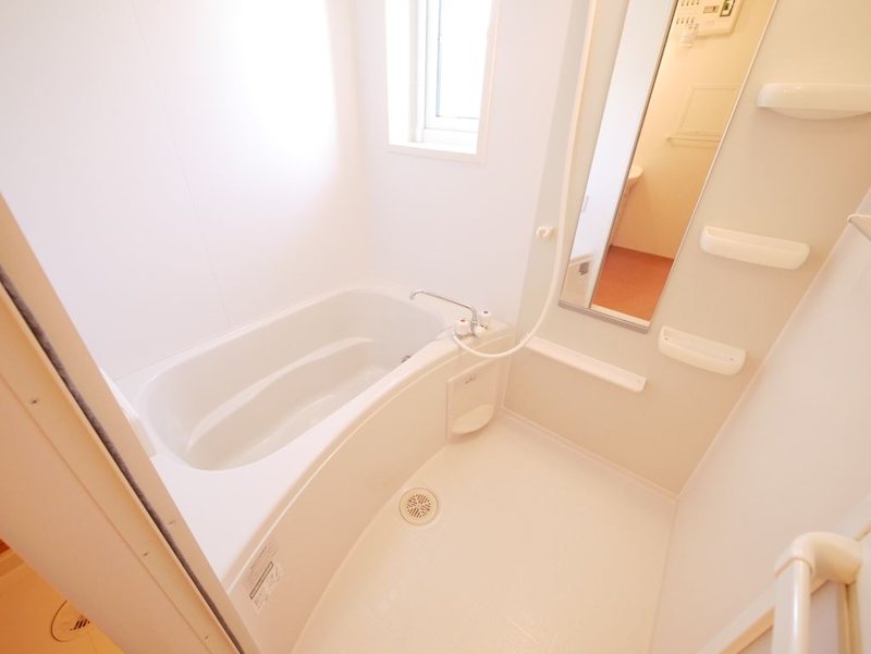 バス・シャワールーム　シャワー・追い焚き給湯