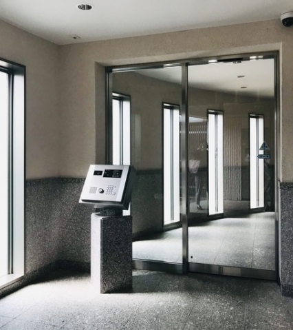 エントランス　防犯面もばっちりです！