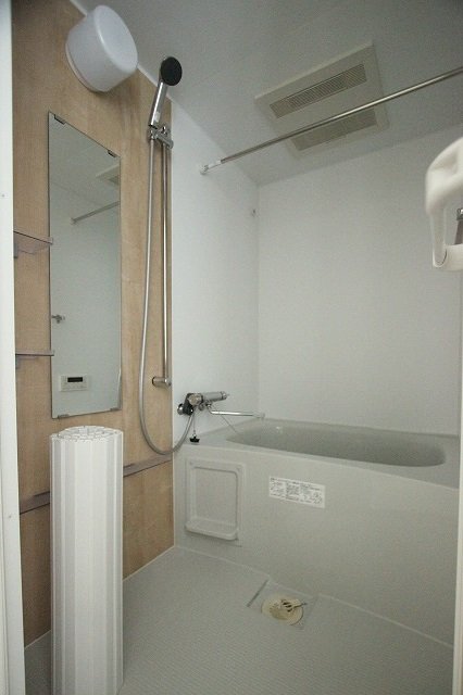 バス・シャワールーム　同物件別号室です。