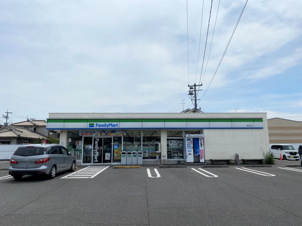 コンビニ　ファミリーマート坂之上店（コンビニ）まで270m