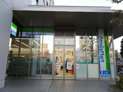 コンビニ　ファミリーマート東武鉄道本社店（コンビニ）まで979m