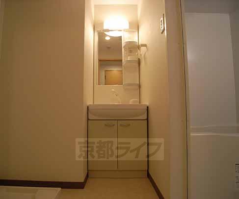 洗面設備　独立洗面台です。