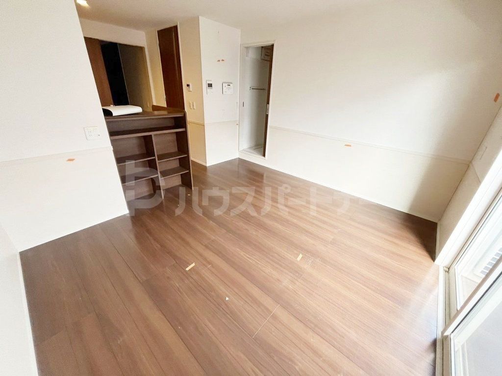 居室・リビング　玄関