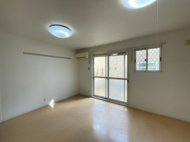 居室・リビング　照明付きのリビング