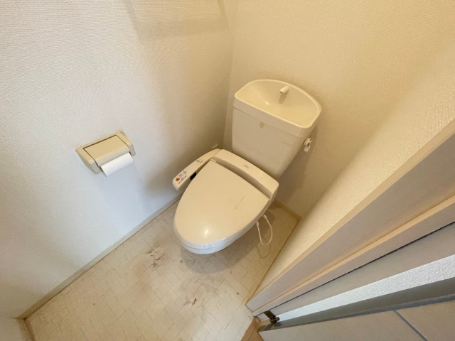 トイレ　温水洗浄便座