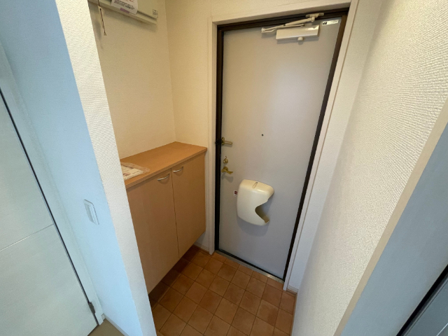玄関　下駄箱付き玄関