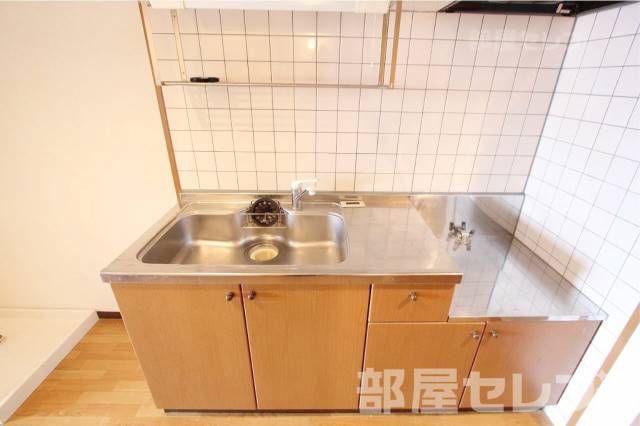 キッチン　※別の部屋の写真を流用しています。