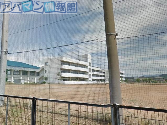 小学校　新潟市立小須戸小学校（小学校）まで372m