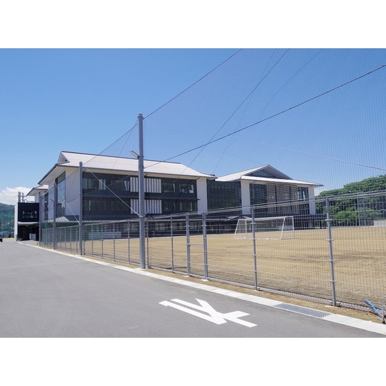 中学校　上田市立第二中学校（中学校）まで1176m