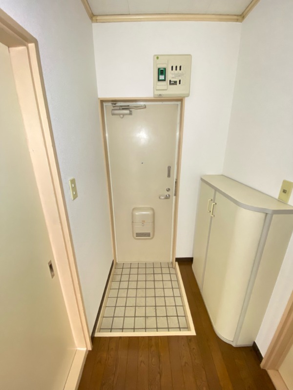 玄関　※他部屋参考写真
