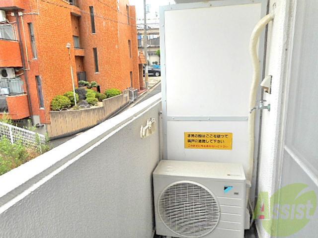 バルコニー　バルコニーも洗濯物が十分干せる広さがありますよ！