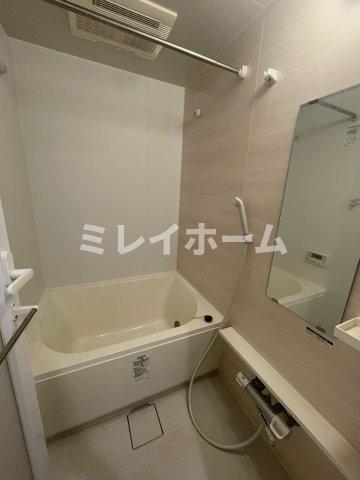 バス・シャワールーム　同建物内別のお部屋の参考写真になります。