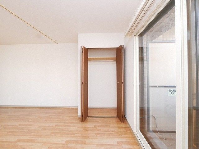 収納　※写真は別号室です。