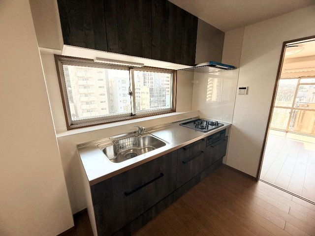 キッチン　広々使える快適な調理スペースです♪