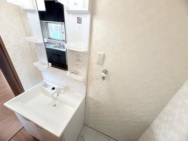 洗面設備　身支度に欠かせない独立洗面台♪