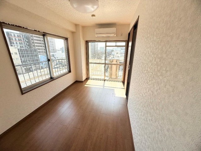 居室・リビング　開放感のあるゆったりとしたお部屋です♪