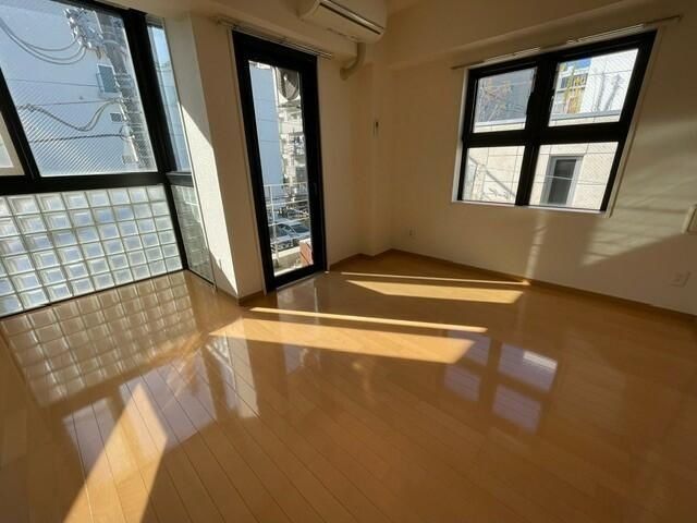 居室・リビング　★開放的な居室★