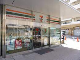 コンビニ　セブンイレブン 新宿富久町店（コンビニ）まで121m