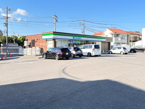 コンビニ　ファミリーマート 小牧間々観音前店（コンビニ）まで996m