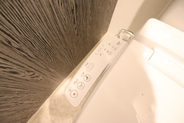 トイレ　※別室の参考写真の為、現況優先です。