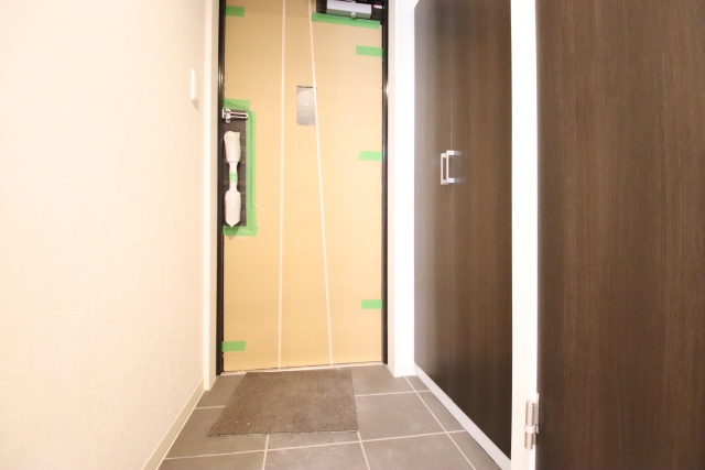 玄関　※別室の参考写真の為、現況優先です。
