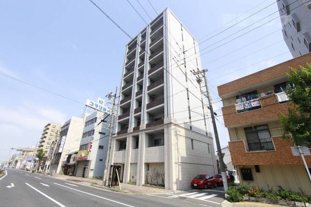 建物外観　亀島駅から１分の通いやすい距離です