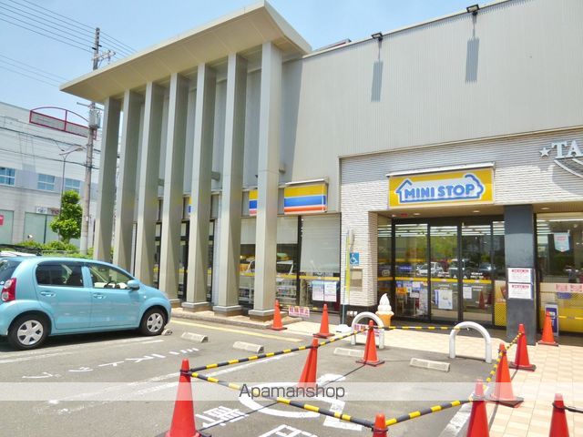 コンビニ　ミニストップ（コンビニ）まで520m