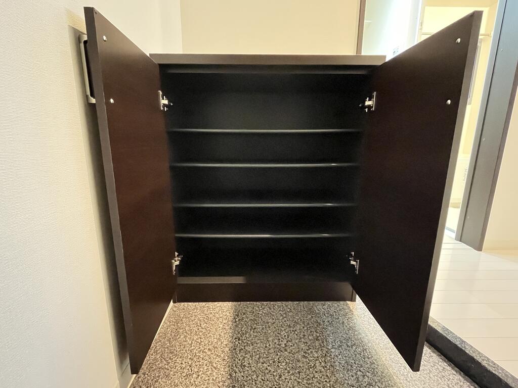 玄関　同じタイプ同じモデルを使用