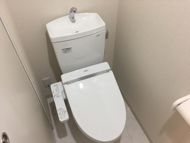 トイレ　※別部屋参考写真