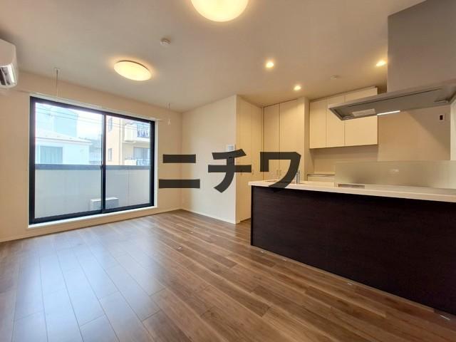 居室・リビング　広々リビング（クリーニング前）