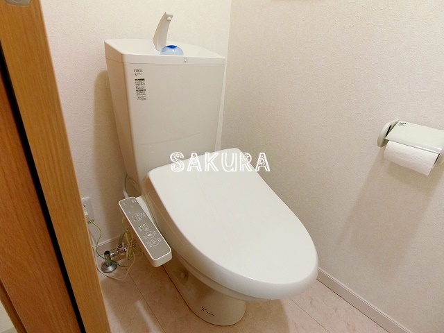 トイレ　嬉しい温水洗浄便座♪