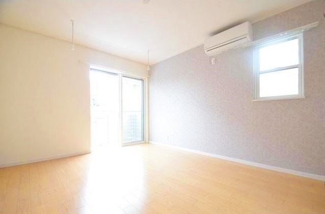 居室・リビング　使いやすい形の為、レイアウトを楽しめます♪