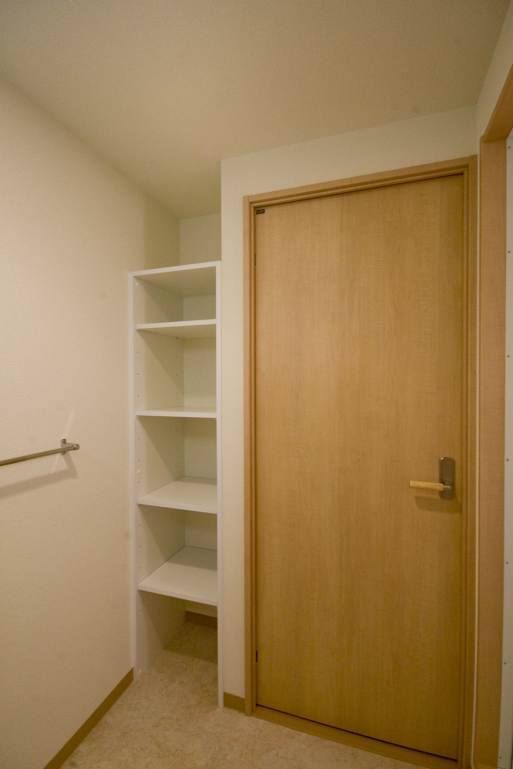 洗面設備　収納スペースあり