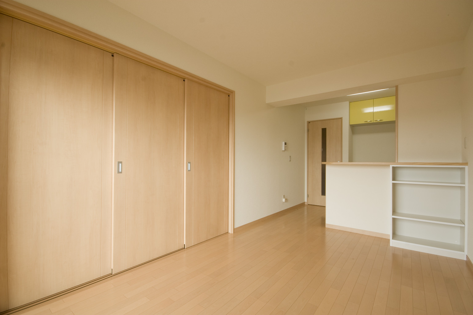 居室・リビング　ＬＤＫ10帖　洋室5.4帖