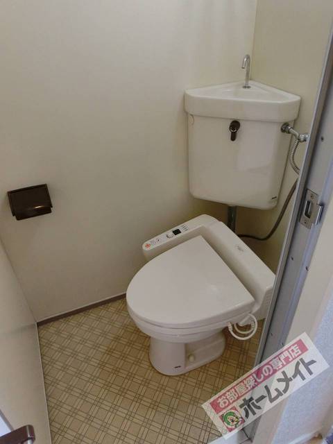 トイレ　温水洗浄便座付き♪