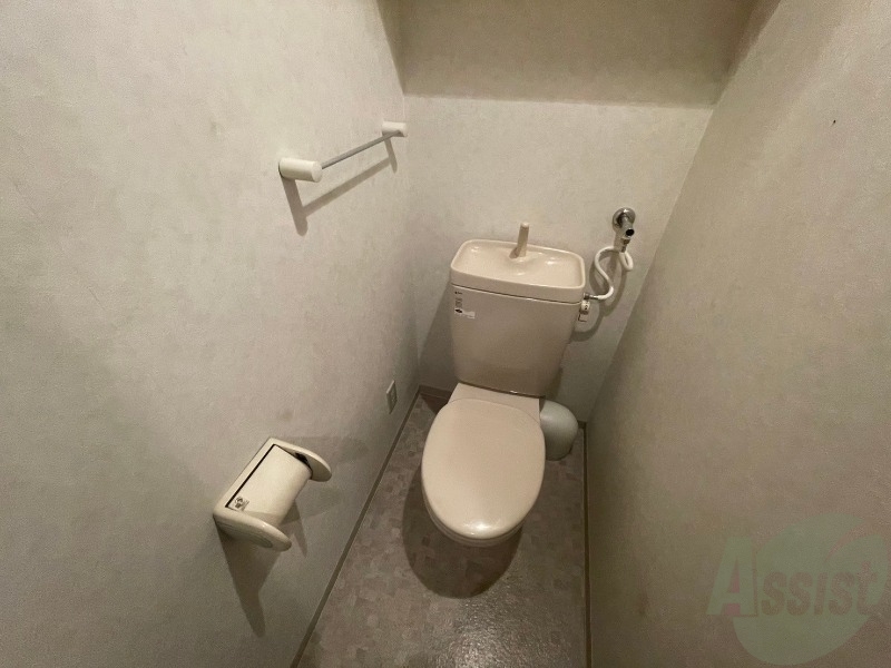 トイレ　こちらはトイレです。清潔感があり、安心して使用できます。