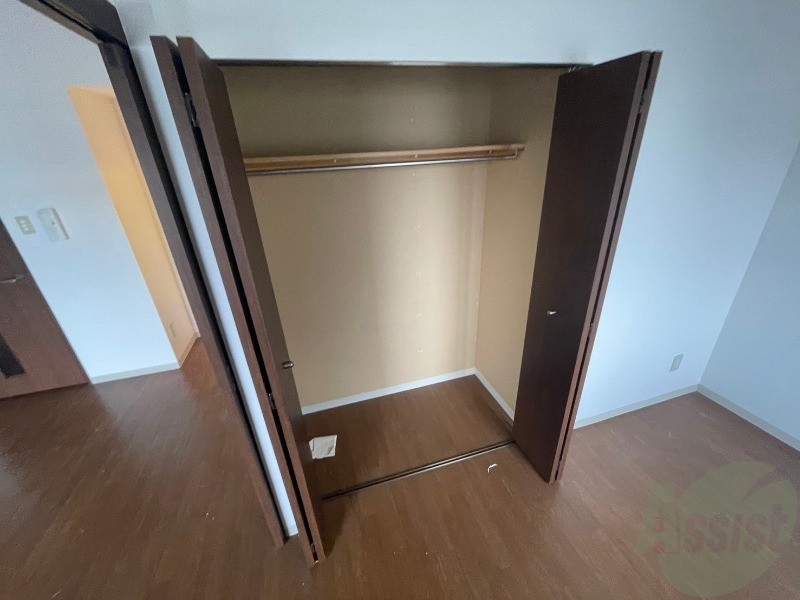 収納　寝室の収納です。部屋がすっきり片付きます。