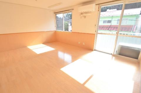 居室・リビング　室内